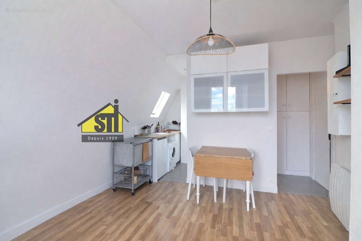 Appartement à PARIS-14E