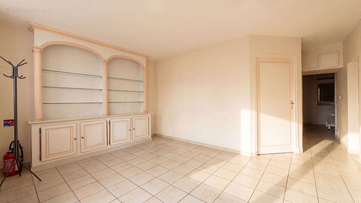 Appartement à VEIGNE