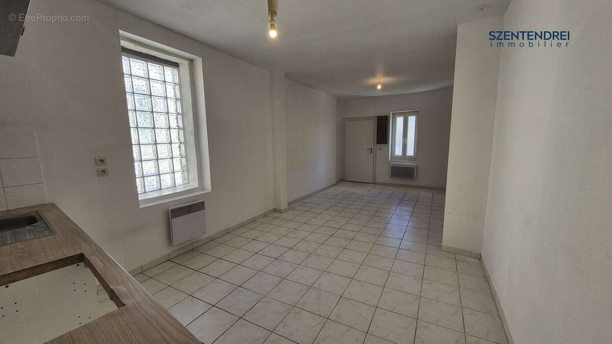 Appartement à LUNEL-VIEL
