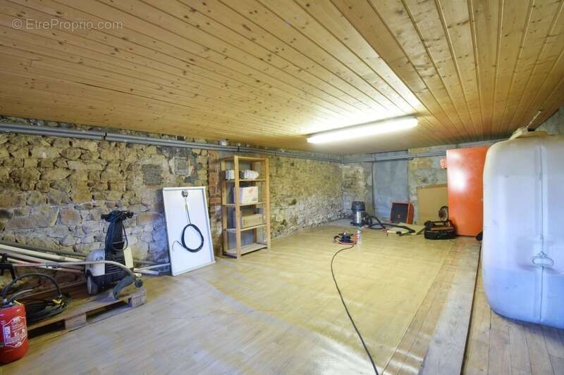 Maison à AUZELLES