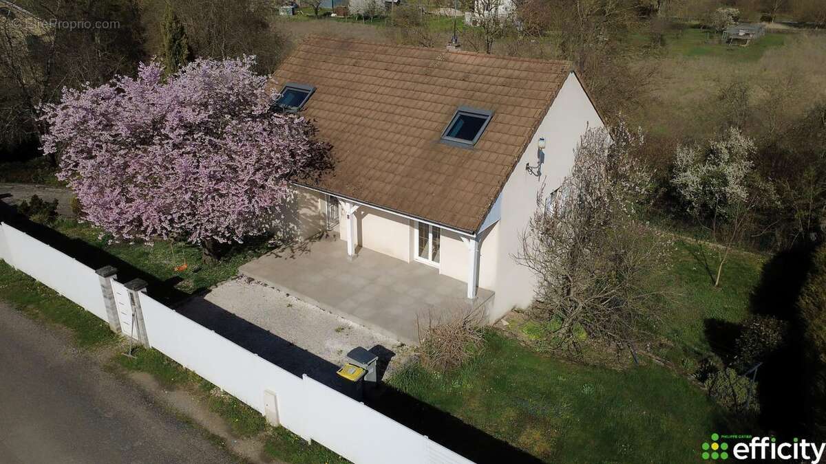 Maison à MAGNY-SUR-TILLE