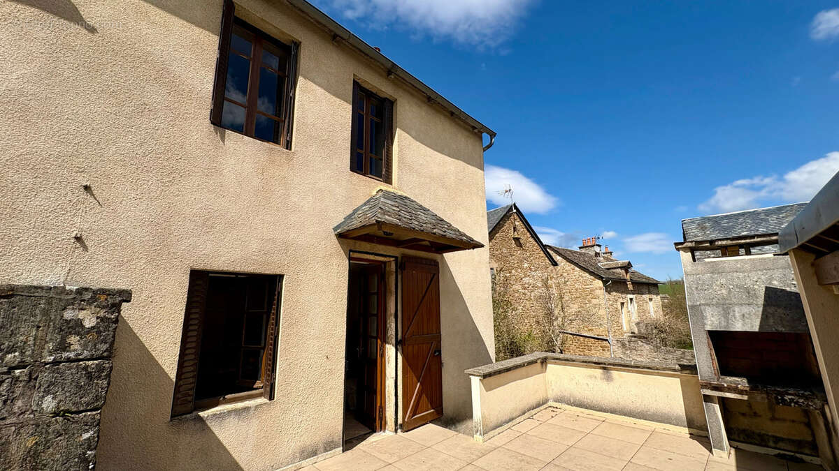 Maison à MONTROZIER