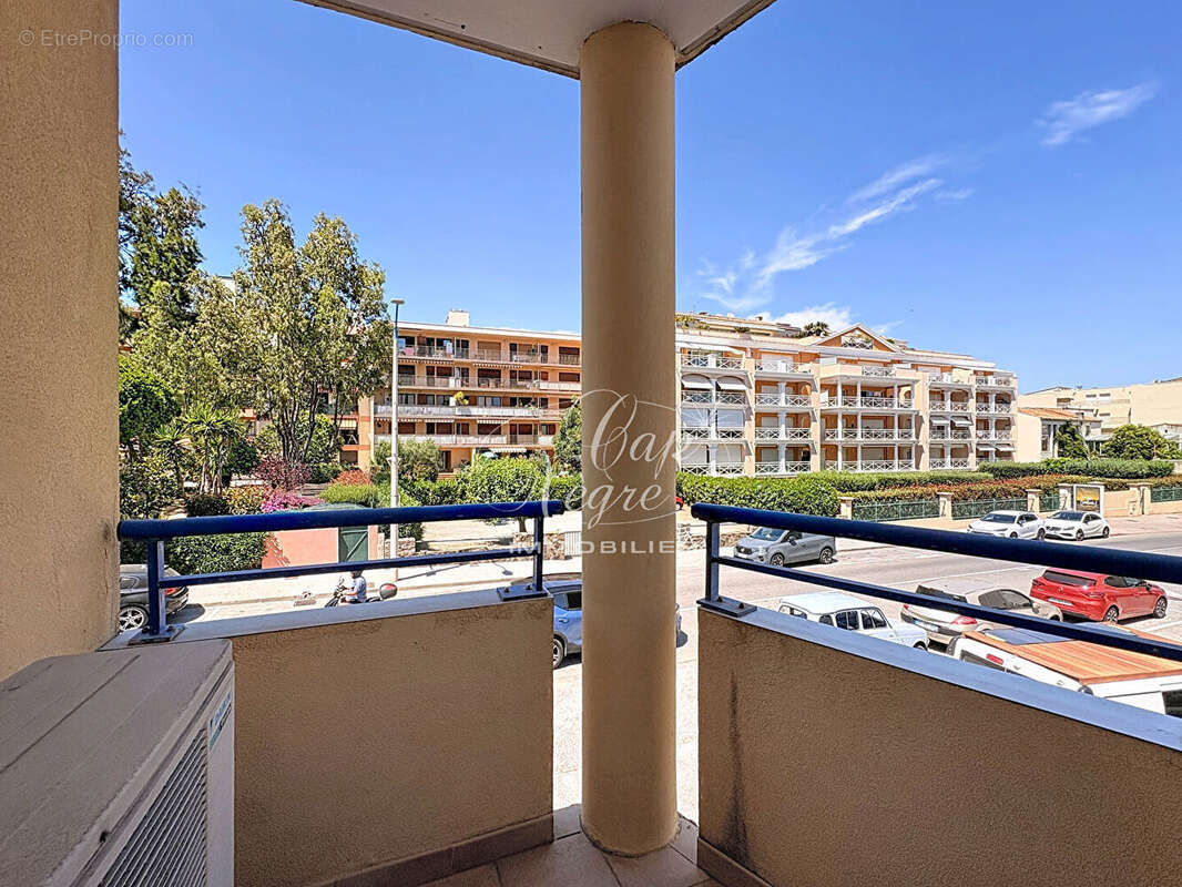 Appartement t2 avec parking à vendre en centre ville de cavalaire sur mer - golfe de saint tropez - photo 11
