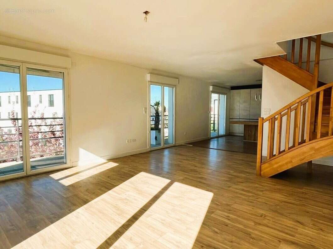 Appartement à SARTROUVILLE