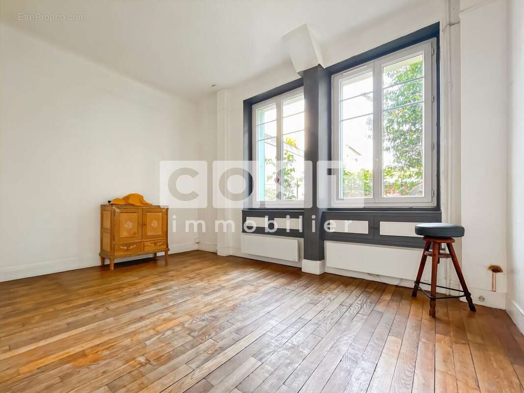 Appartement à LA GARENNE-COLOMBES