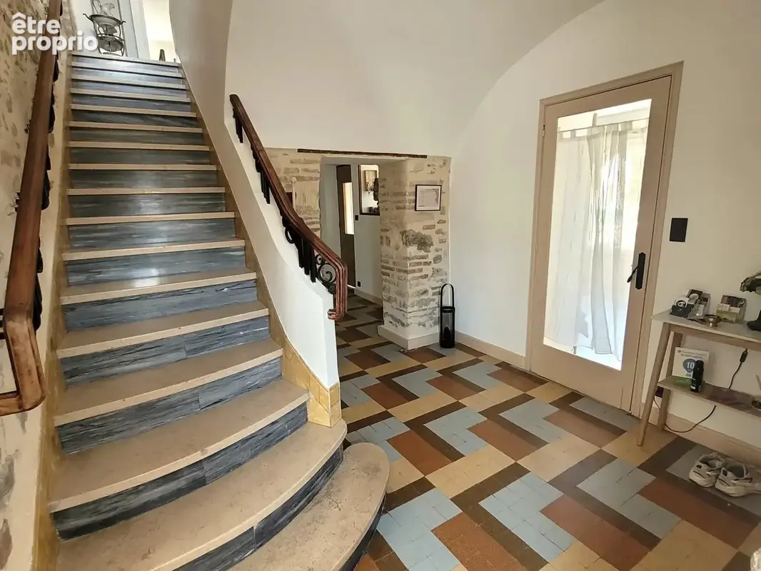 Belle propriété de 286 m² avec gîte et piscine - 10 pièces - 286 m² - photo 6