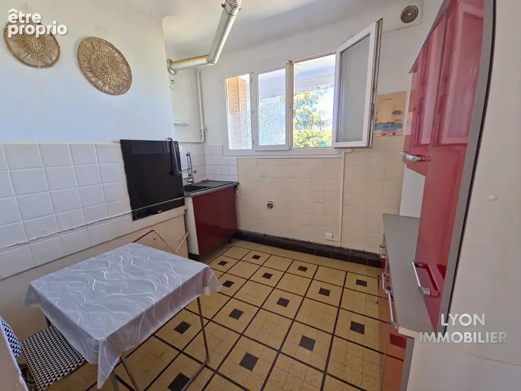 Appartement t3 - proche bron centre - photo 6