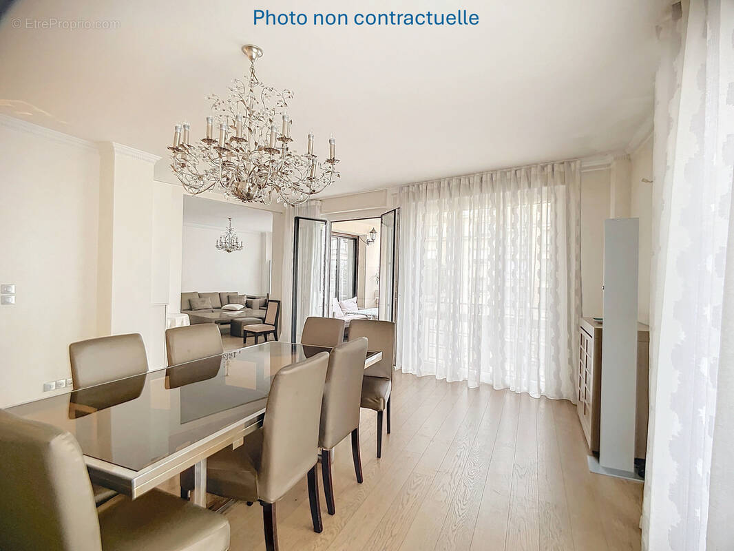 Appartement à PARIS-16E
