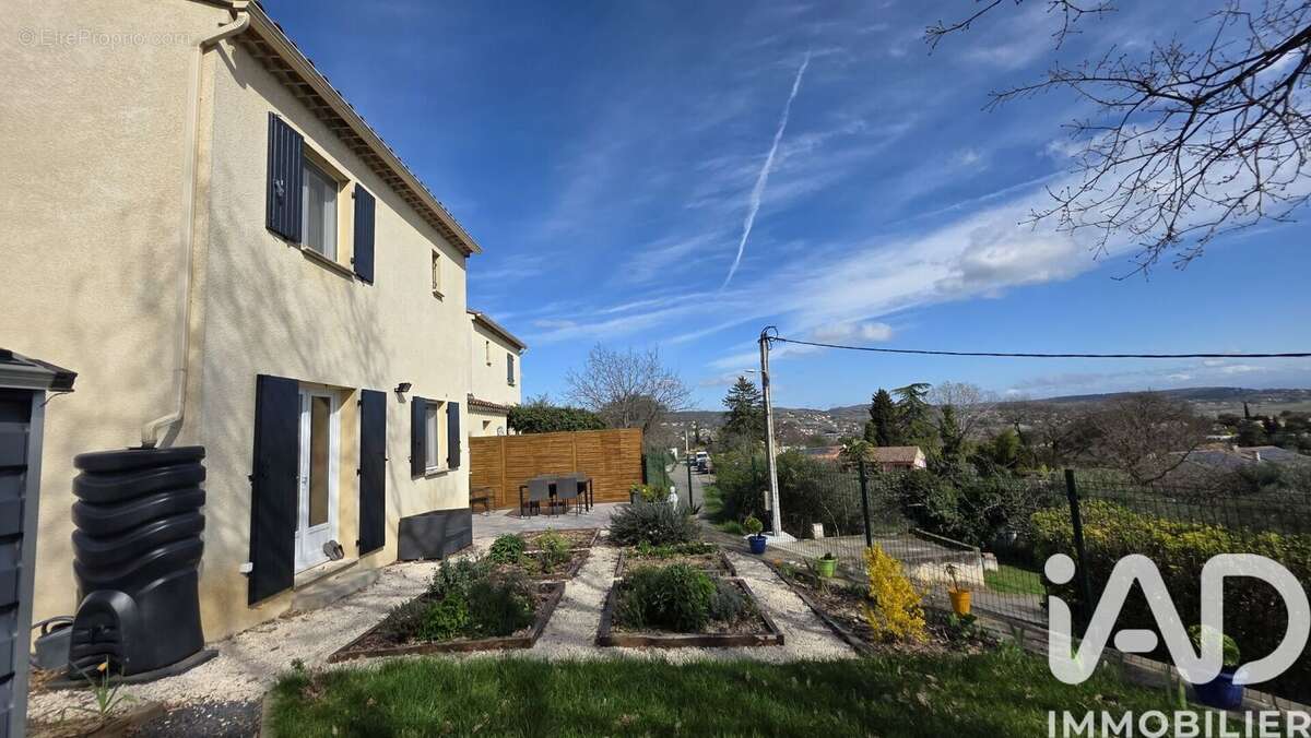 Photo 4 - Maison à SAINT-JULIEN-DE-PEYROLAS