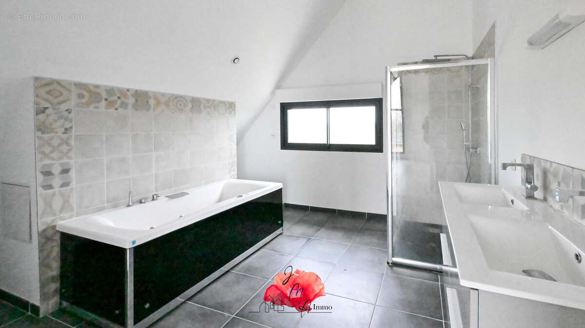 Maison à SAINT-ROMAIN-DE-COLBOSC