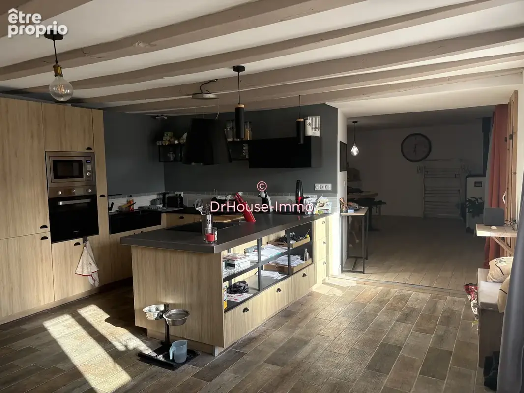Maison 141 m² à Bonnes  - photo 2