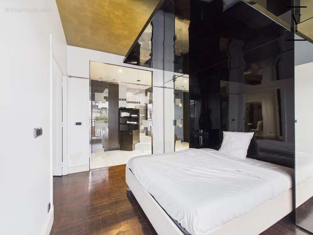 Appartement à PARIS-8E