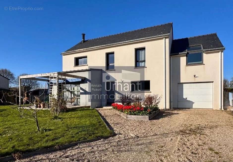 Maison à PLOUGOUMELEN