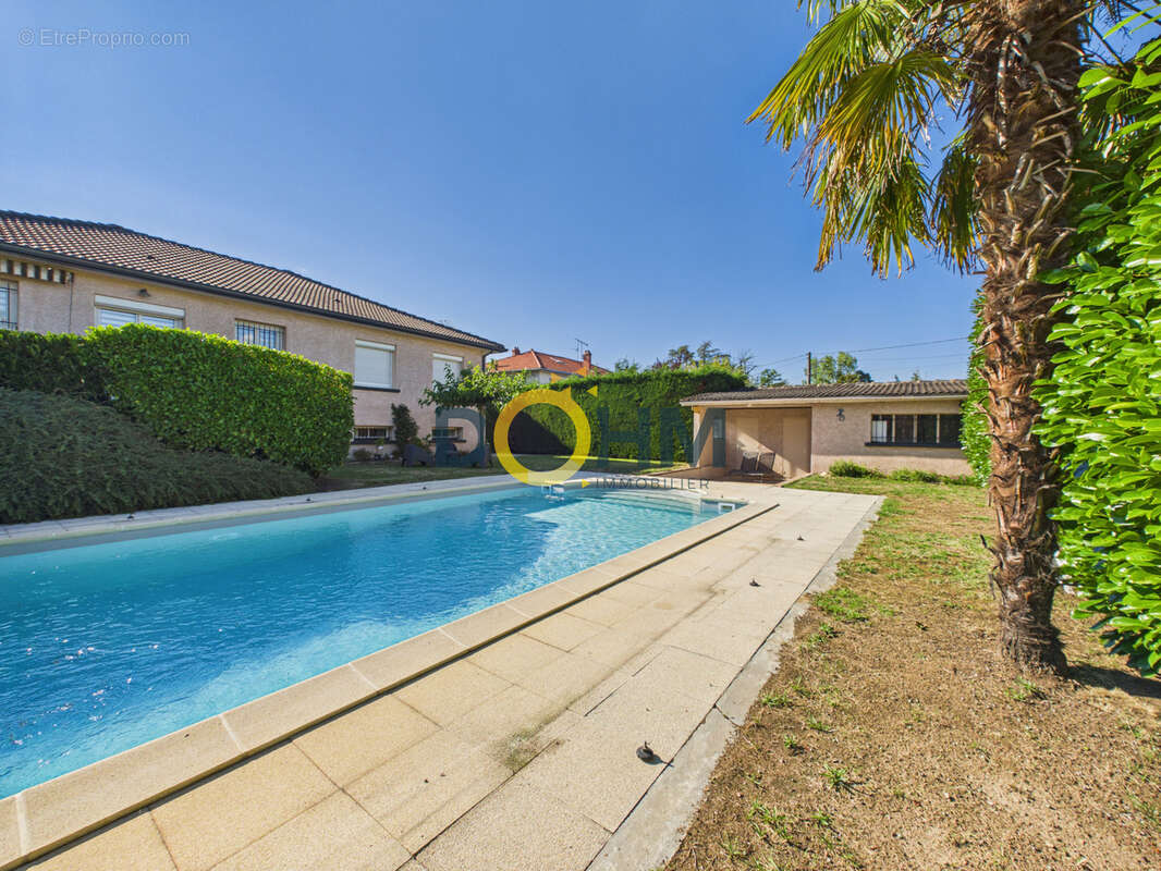 EN EXCLUSIVITÉ   Maison individuelle rénovée avec piscine   Saint-Just-Saint-Rambert - photo 4