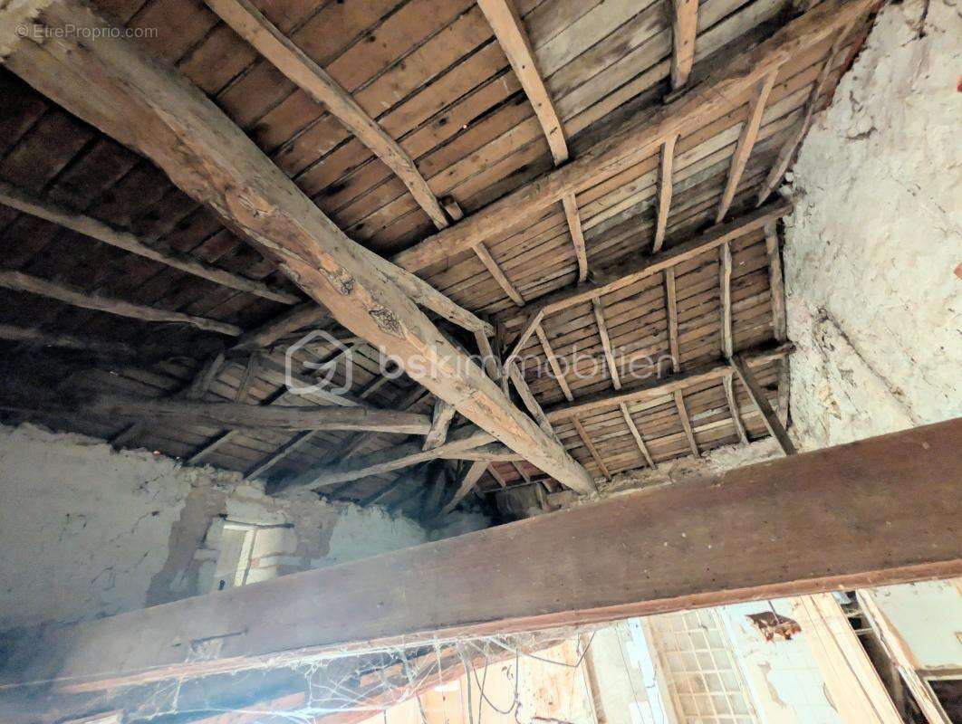 SAINT-VAIZE – Ensemble immobilier à fort potentiel aux portes de Saintes 85000€ - photo 17