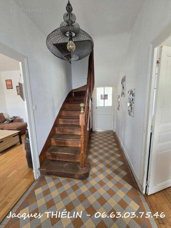 Maison à LONGUE-JUMELLES