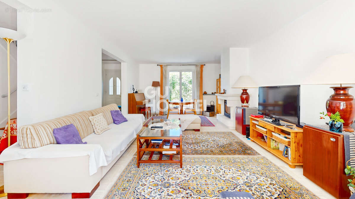 Maison à BUSSY-SAINT-GEORGES