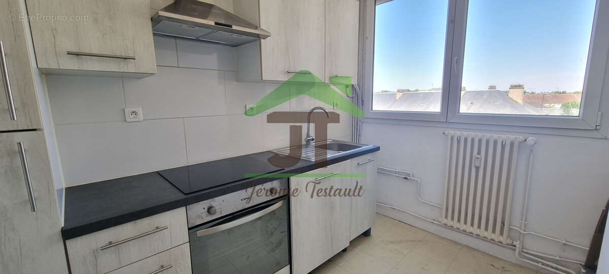 À vendre à Châteaudun (28) : appartement avec 2 chambres - photo 3