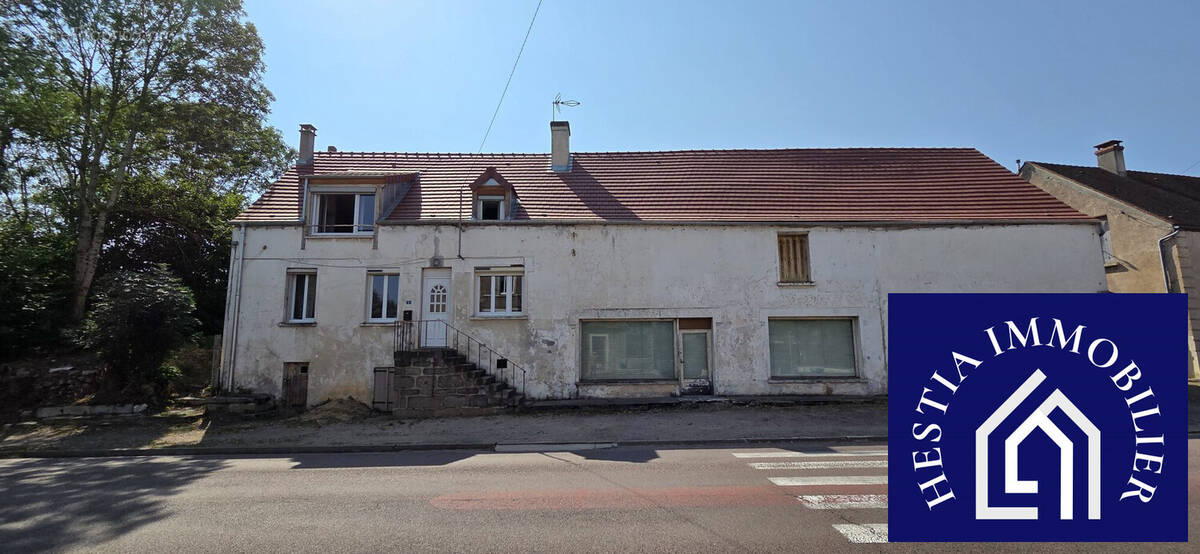Maison à LA ROCHE-EN-BRENIL