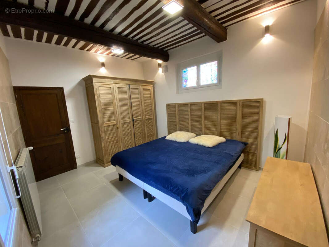 Maison à L'ISLE-SUR-LA-SORGUE