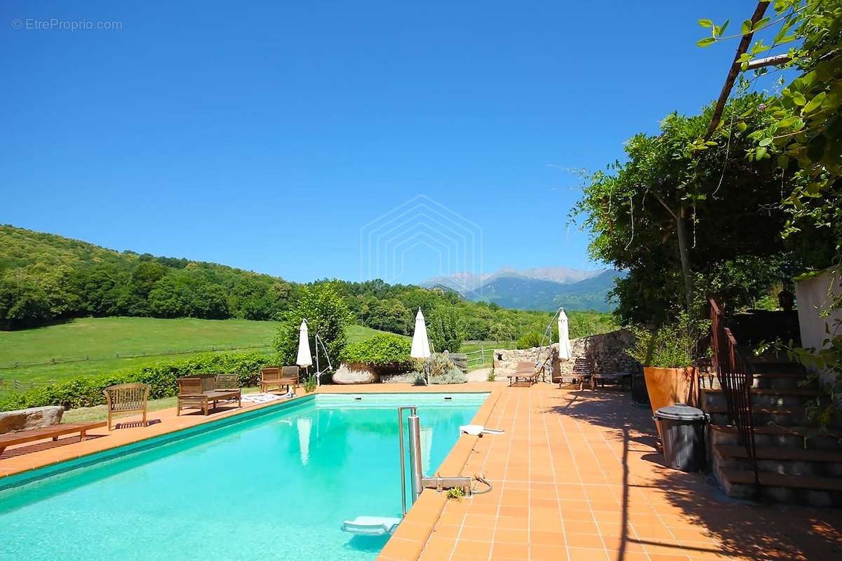 Maison à SAINT-LAURENT-DE-CERDANS