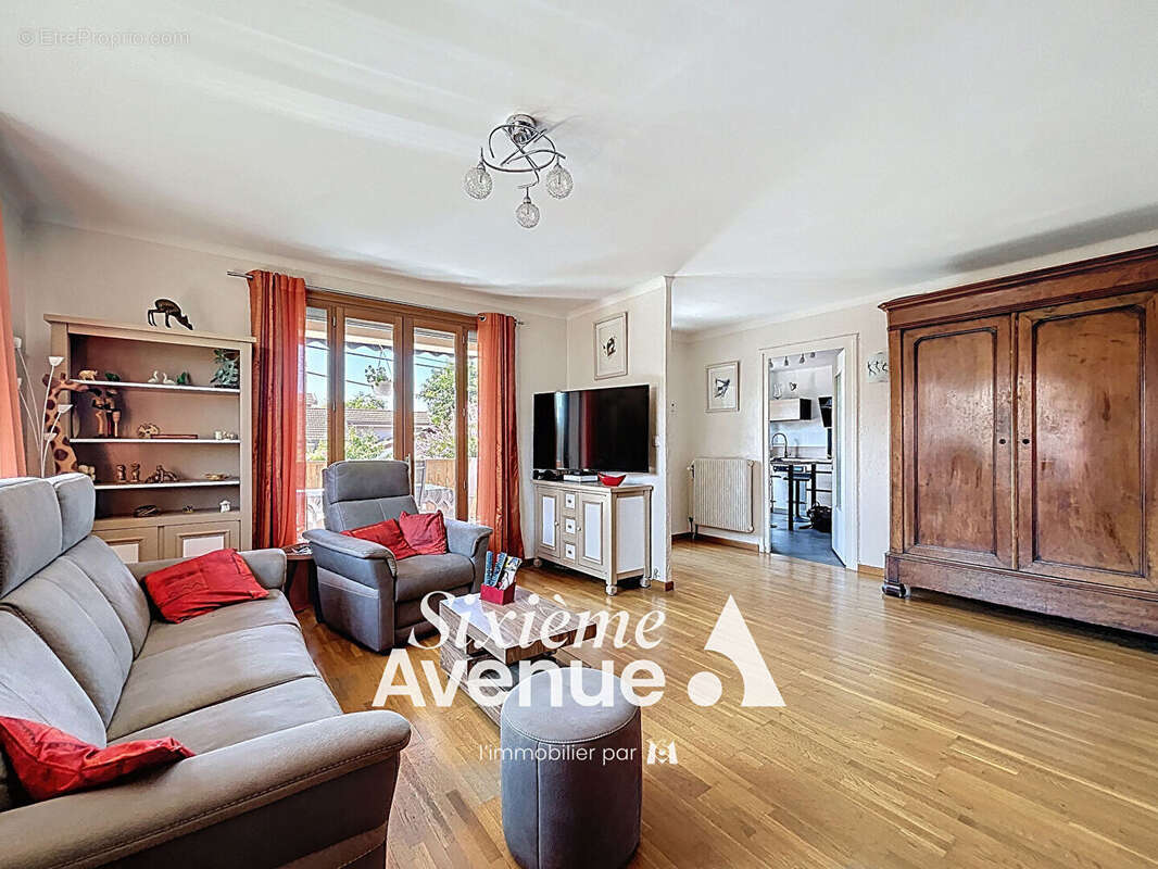 Maison à VAULX-EN-VELIN