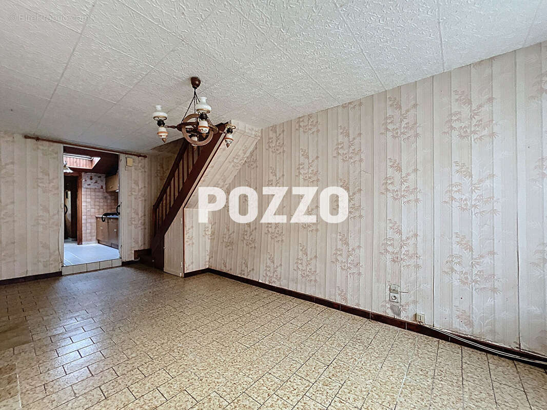 A VENDRE - Saint Hilaire Du Harcouet - Maison 2 pièce(s) 71.15 m² - Centre-ville - photo 3