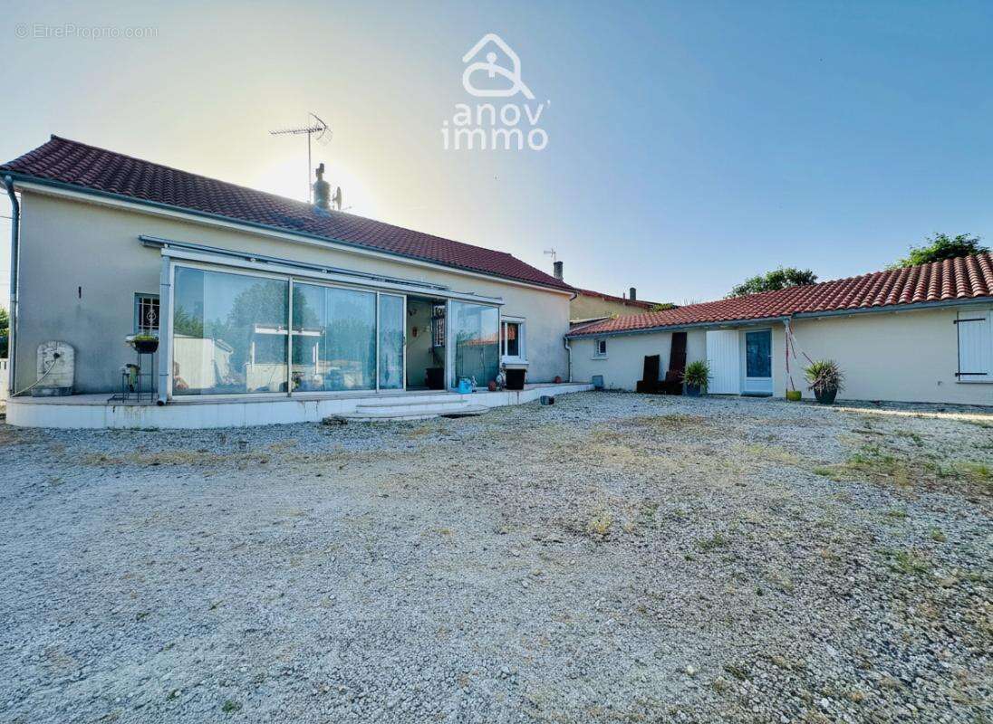 Maison à CHATEAUNEUF-SUR-CHARENTE