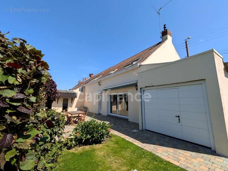 Maison à NEUVILLE-EN-FERRAIN