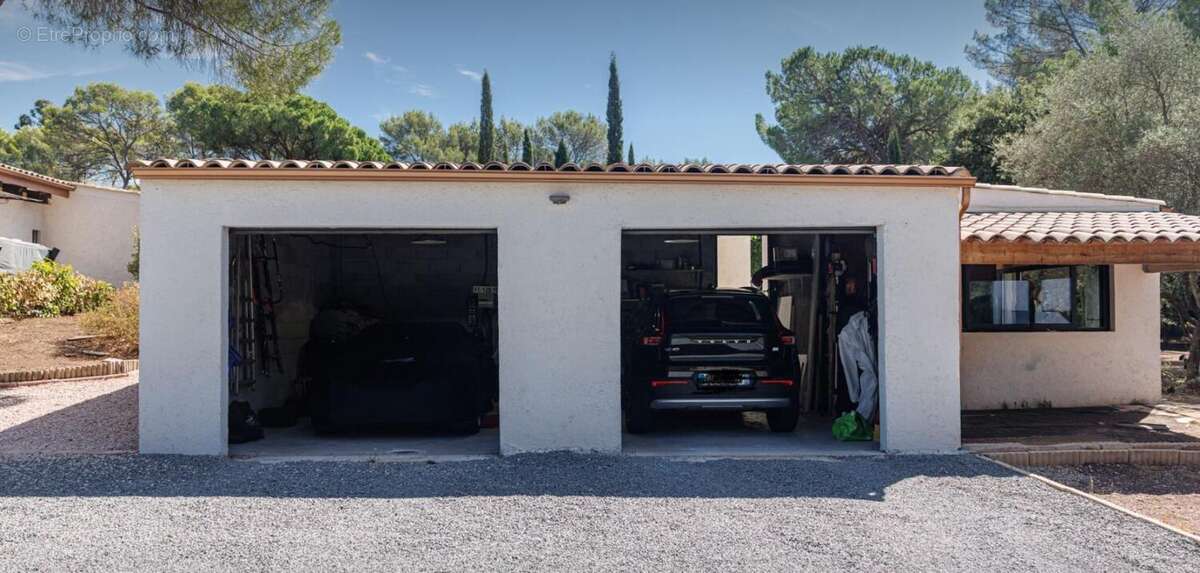 Maison à PUGET-SUR-ARGENS