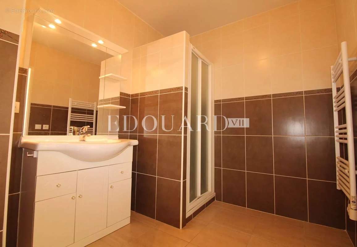 Appartement à ROQUEBRUNE-CAP-MARTIN