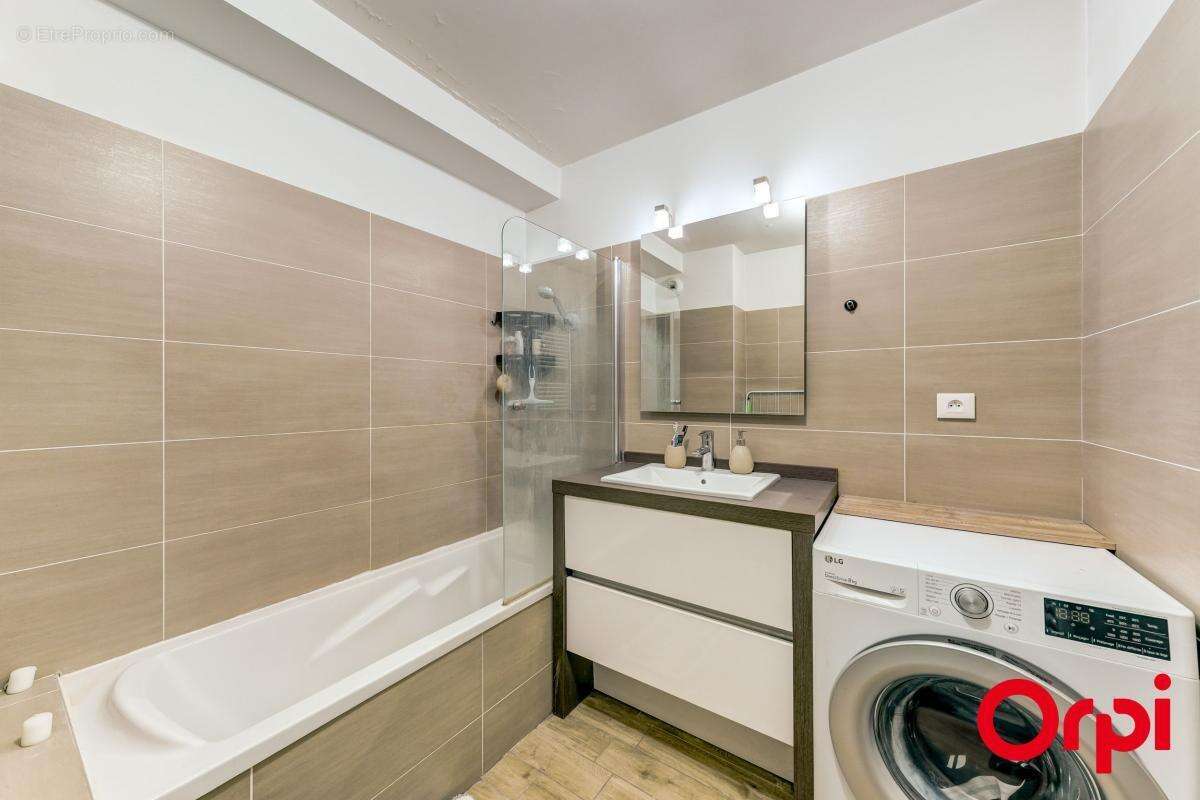 Appartement à LYON-8E
