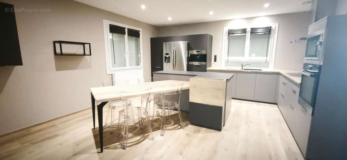 Maison familiale avec piscine – 177 m² habitables – Terrain paysagé de 1 139 m² – François - photo 3