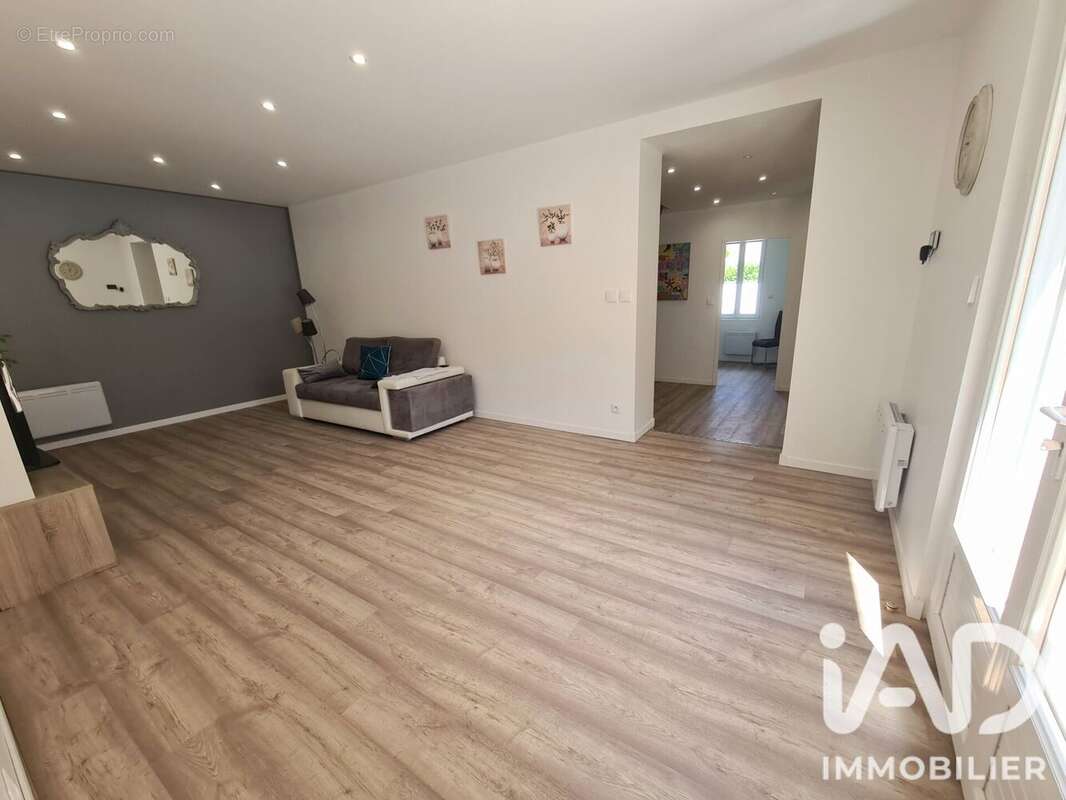 Maison 121 m² à La Ville-Dieu-Du-Temple  - photo 9