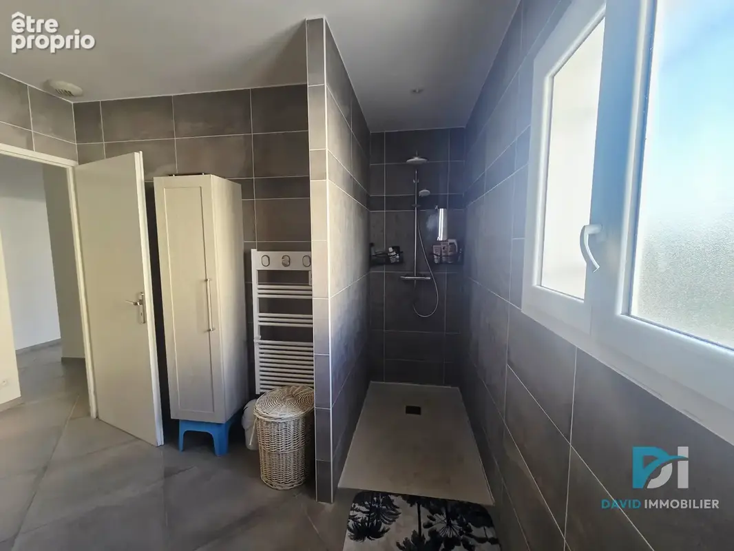 Villa plain-pied avec piscine - photo 8