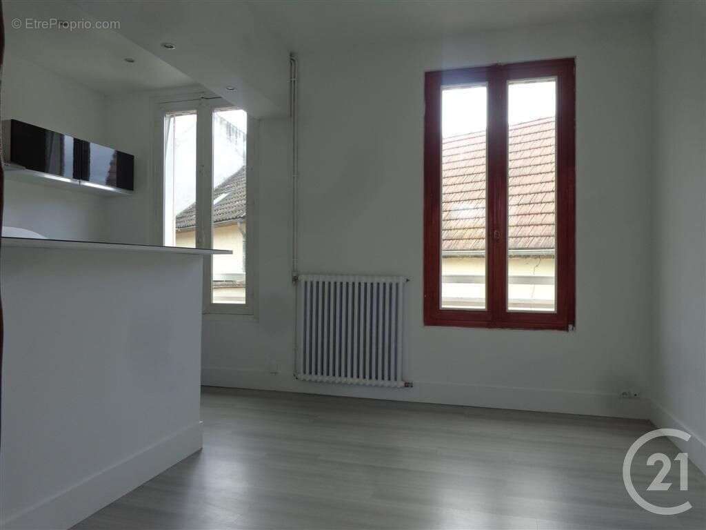 Maison à PONT-SUR-YONNE