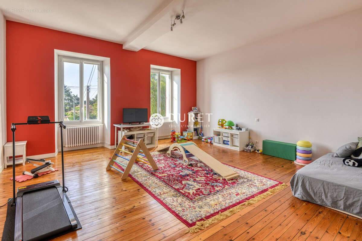Maison 193 m² à Tillieres  - photo 9