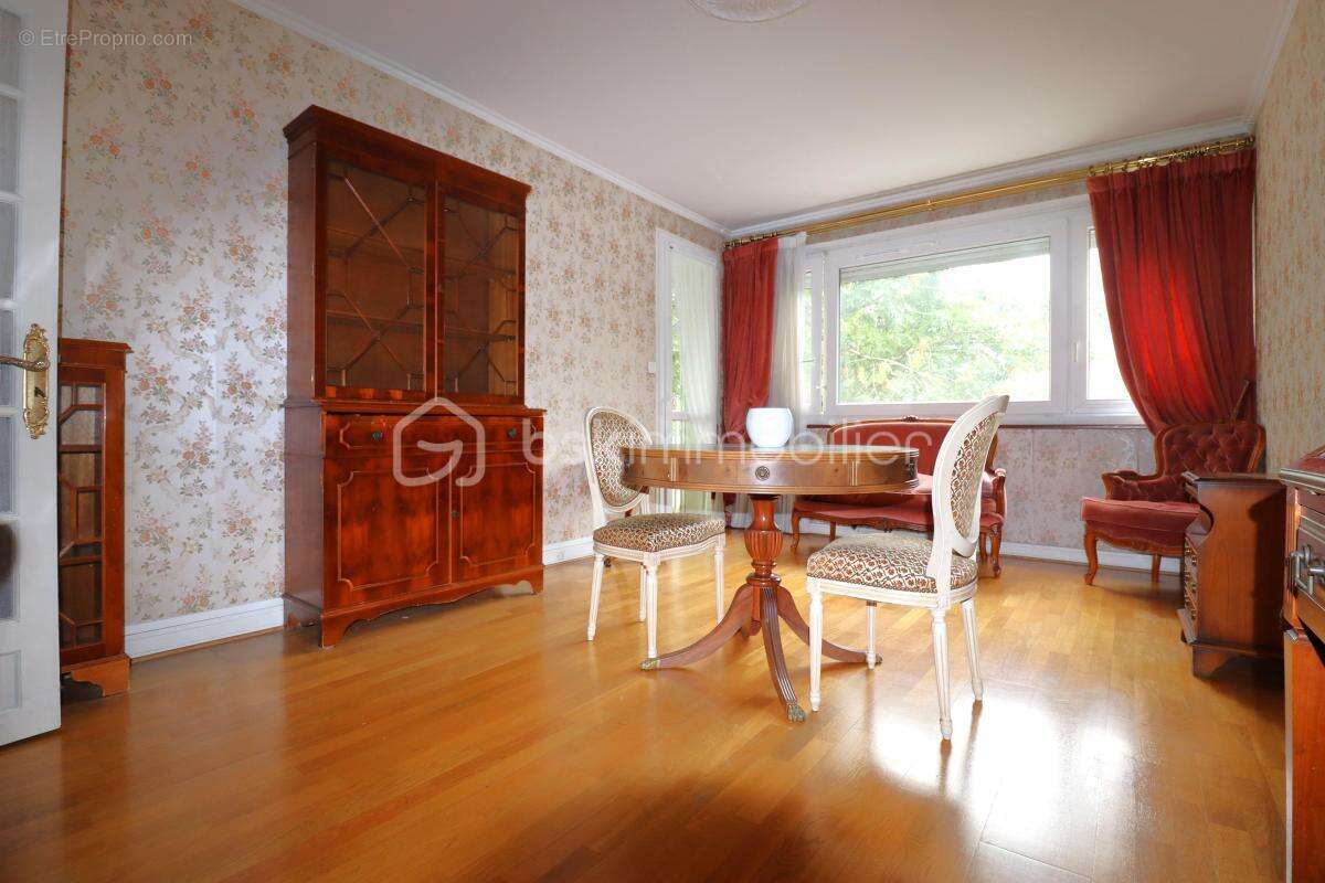 Appartement à RIS-ORANGIS