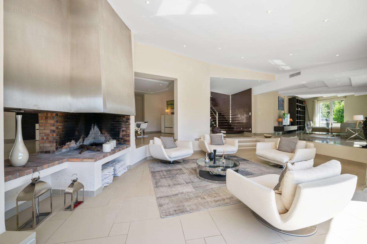 Maison à MOUANS-SARTOUX