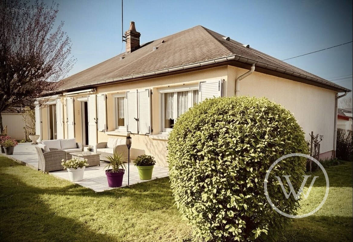 Maison à CERANS-FOULLETOURTE