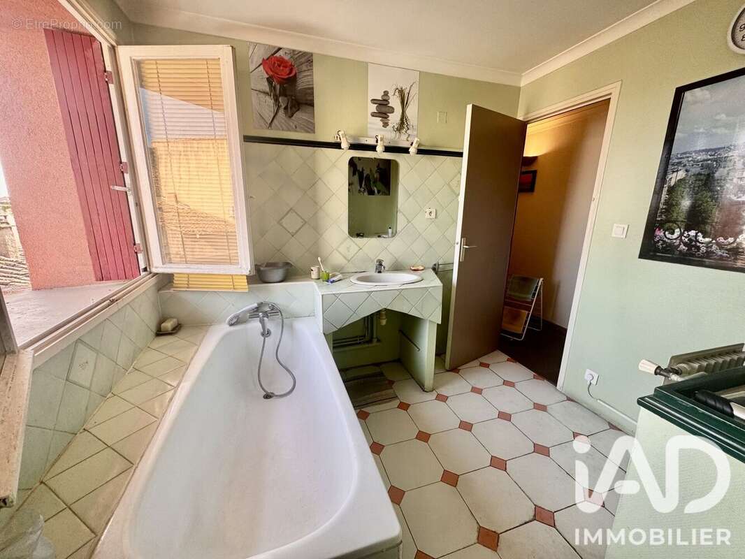 Maison 84 m² à Marguerittes  - photo 9