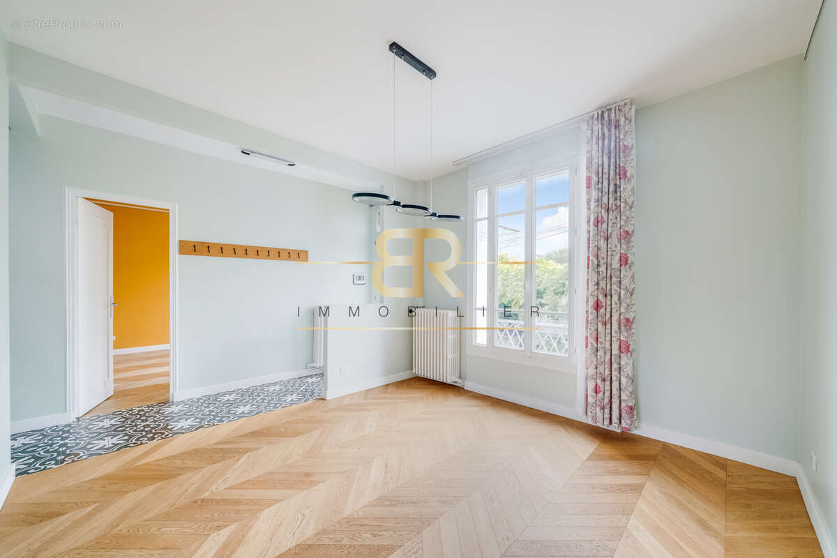 Maison / jardin / traversant / tour eiffel - photo 2