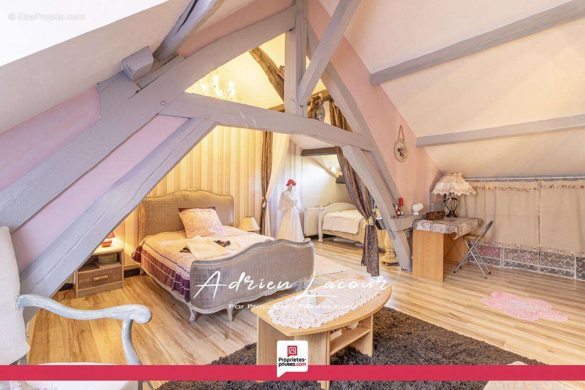 Maison à LASSAY-SUR-CROISNE