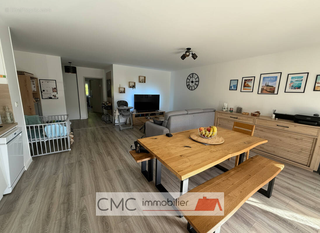 Appartement à LEVES