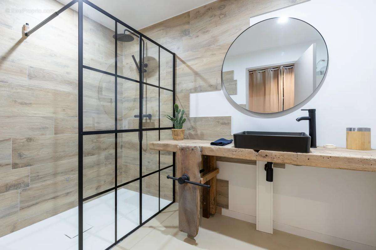 Superbe bastide de 217 m² avec piscine à Grambois - photo 15