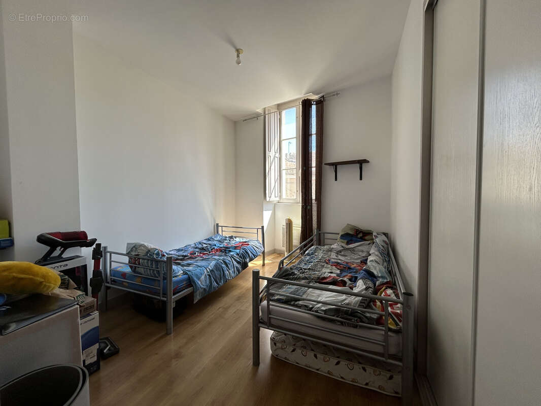 Appartement à ROQUEMAURE