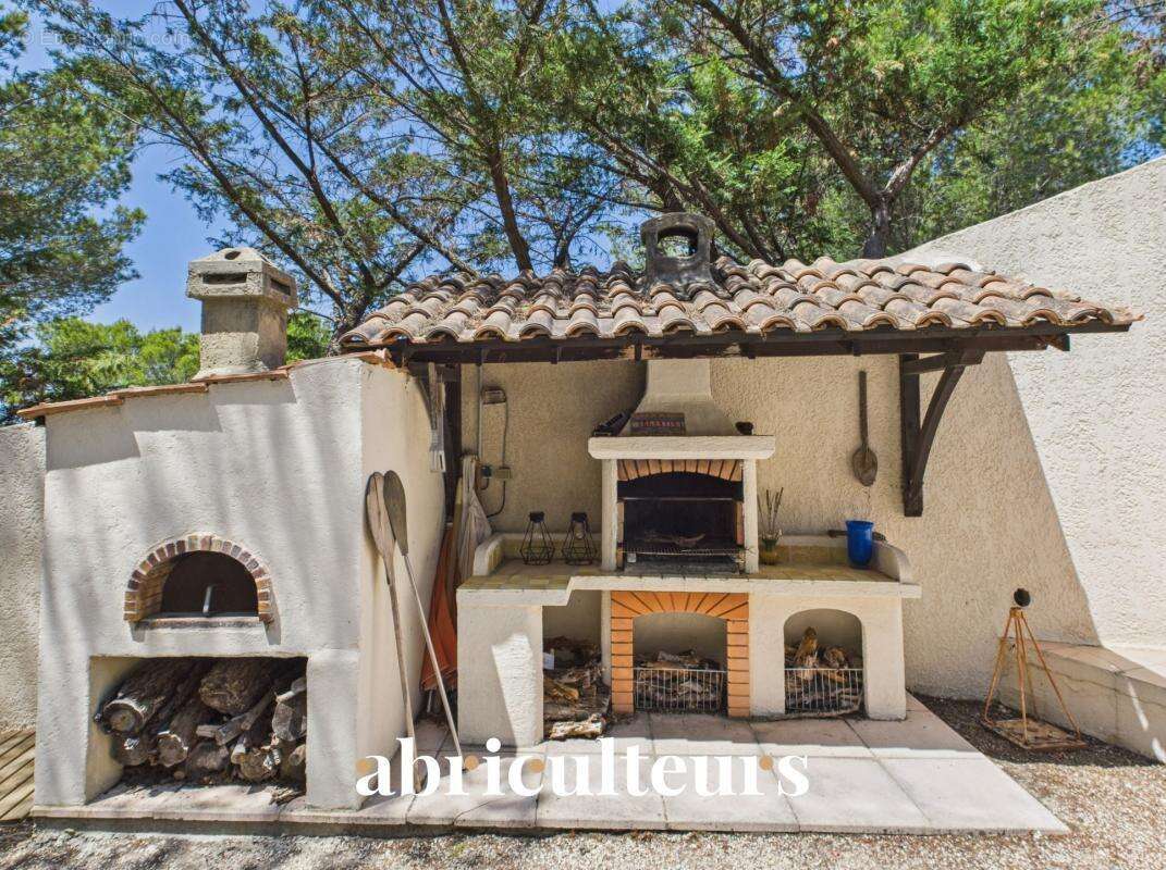 Maison à VENTABREN