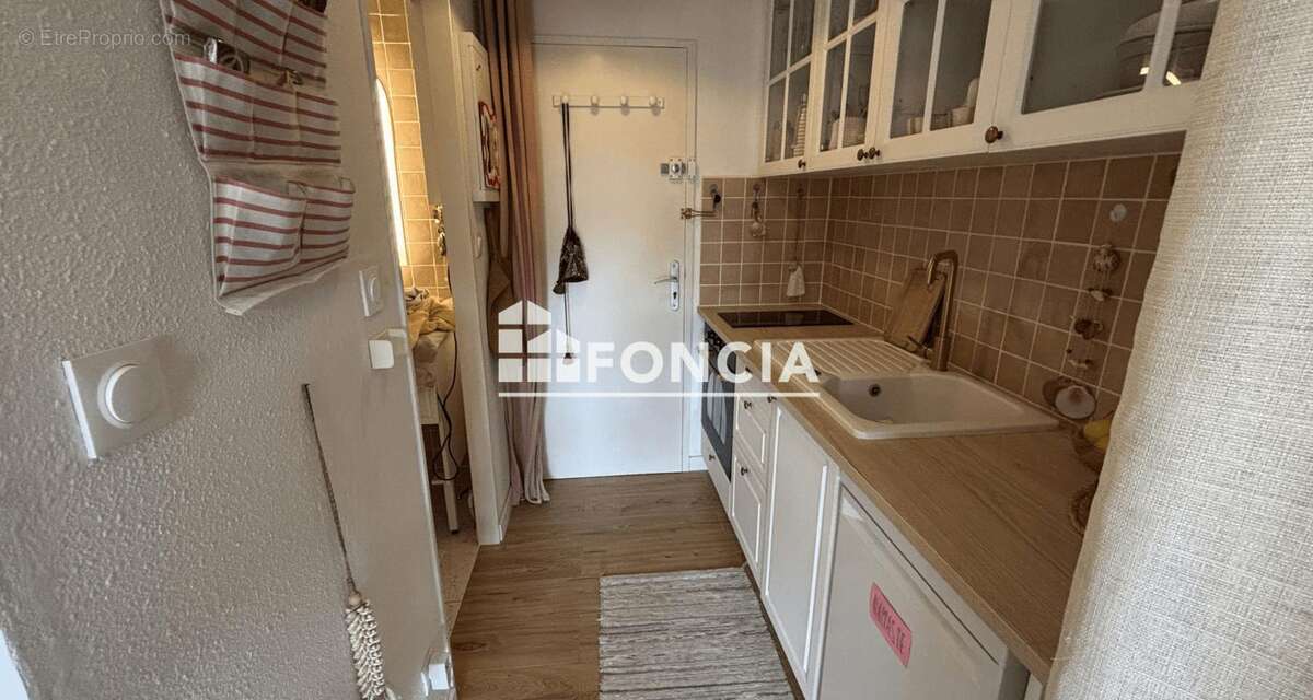 Lavandou : Coup de Coeur Charmant studio du 22m2 entièrement rénové au cœur du Lavandou - photo 9