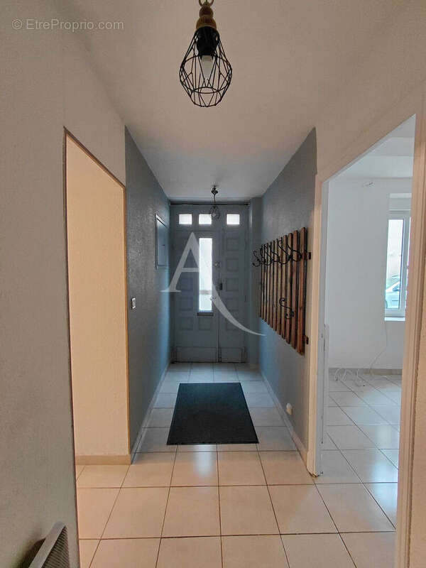 Maison à OUVEILLAN