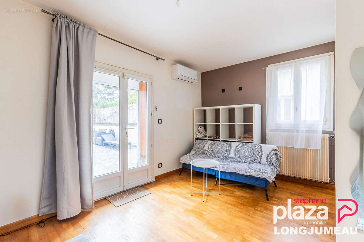 Maison à SAULX-LES-CHARTREUX